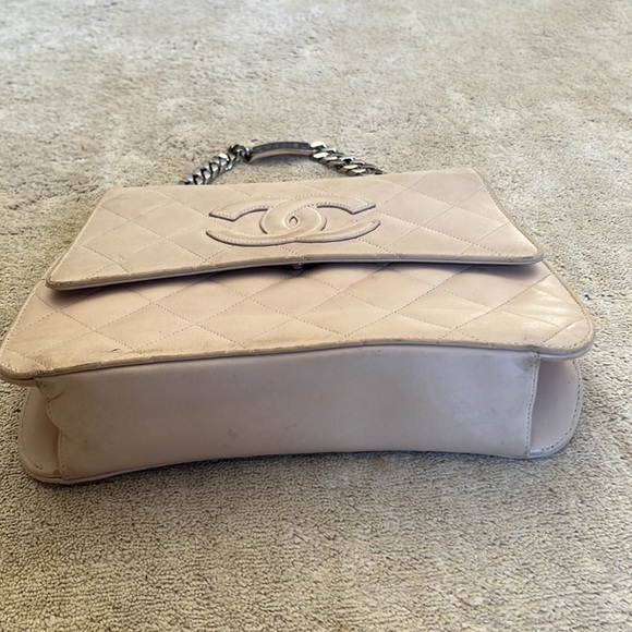 CHANEL Hand Bag with Silver Chain Clutch - Picture 4 of 5